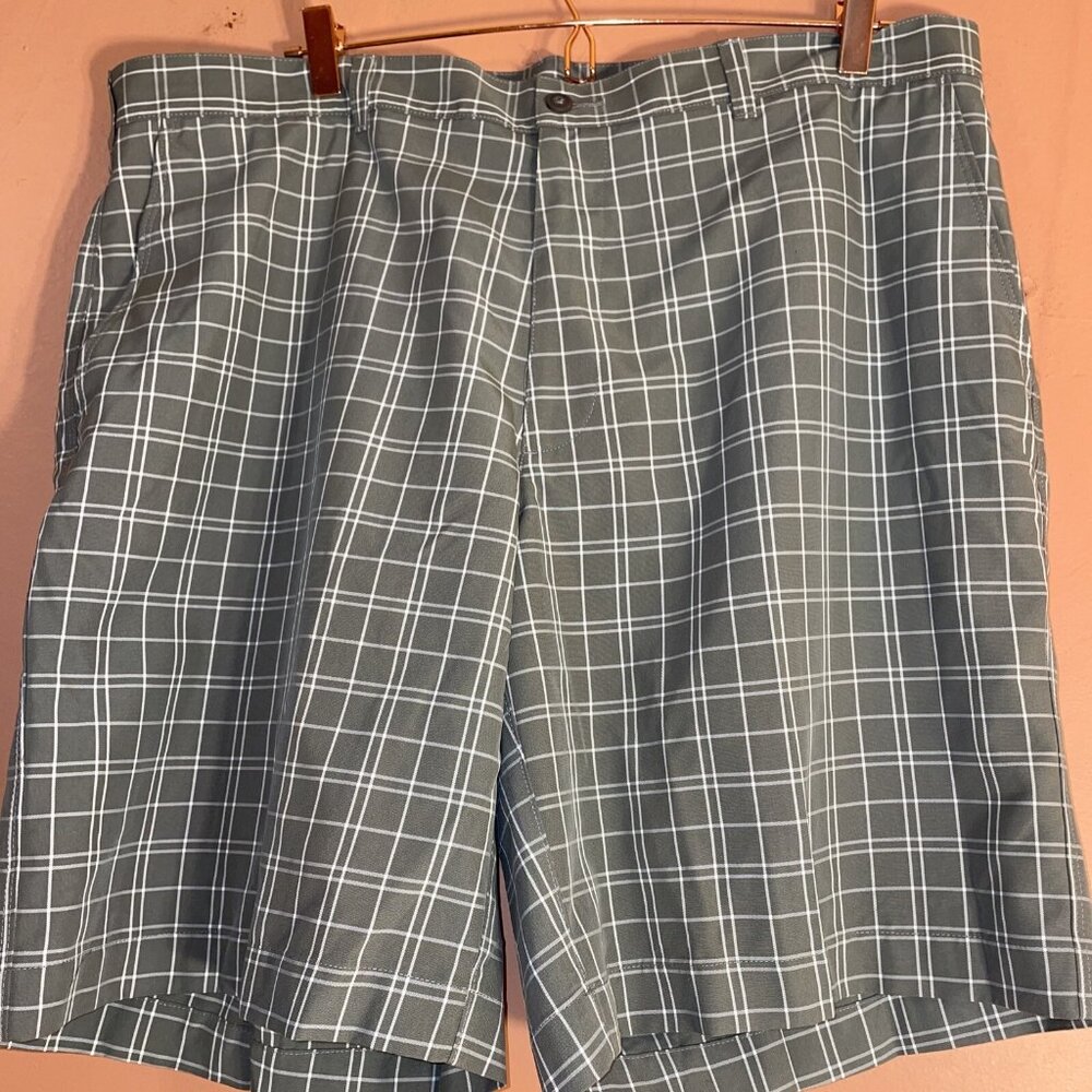 NWT Men’s PGA Tour Golf Ahorya (40 Waist) Gray  W/White Plaid Fairway Short